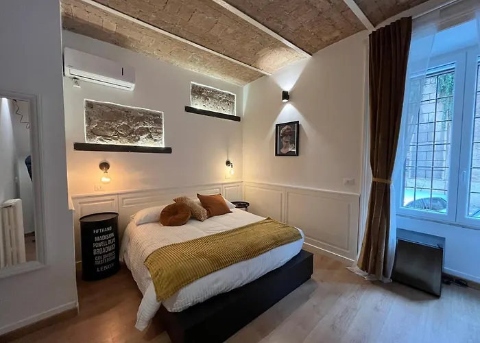 Domus Avi - Guest House