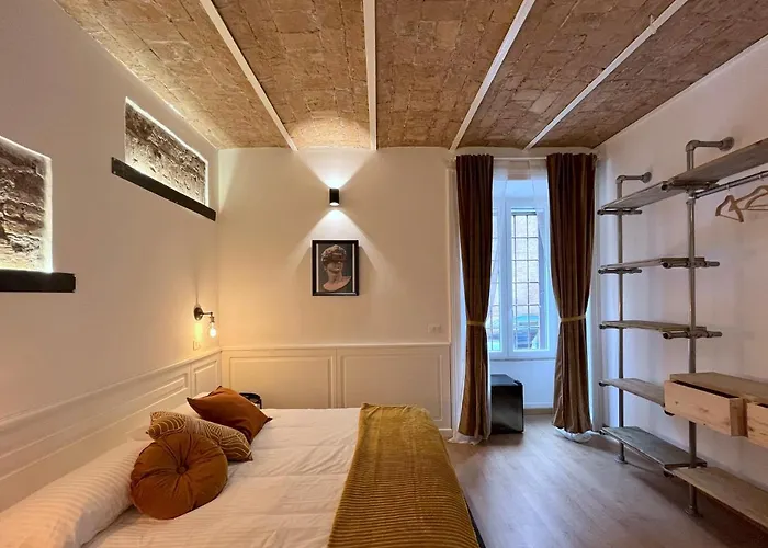 Domus Avi - Guest House